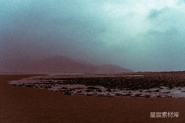 高清摄影 雾霭中的海岸线