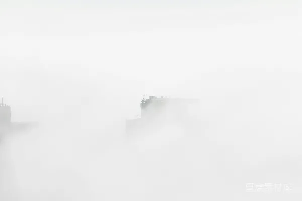高清摄影 雾中的建筑