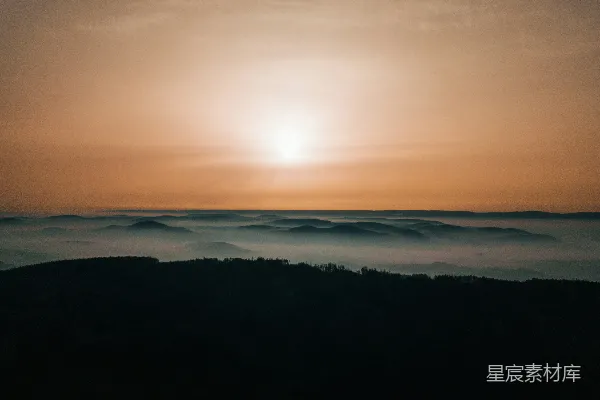 高清摄影 晨曦中的山峦