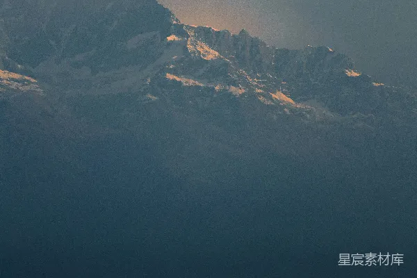 高清摄影 晨曦中的雪山