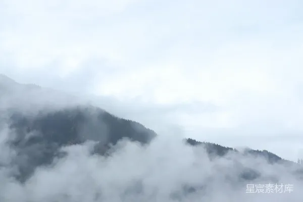 高清摄影 云雾缭绕的山间