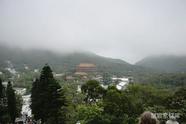 高清摄影 云雾缭绕的寺庙