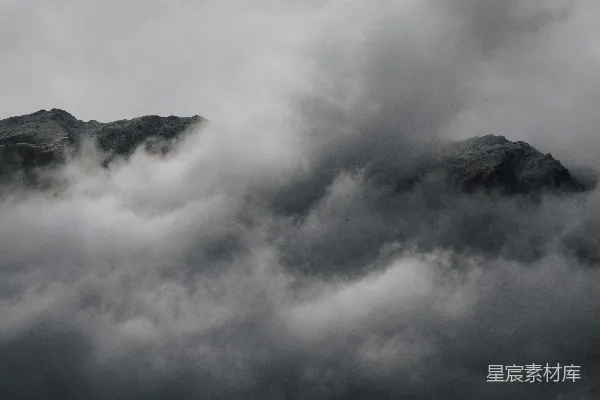 高清摄影 云雾缭绕的山峦
