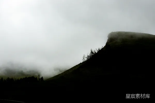 高清摄影 云雾缭绕的山峰