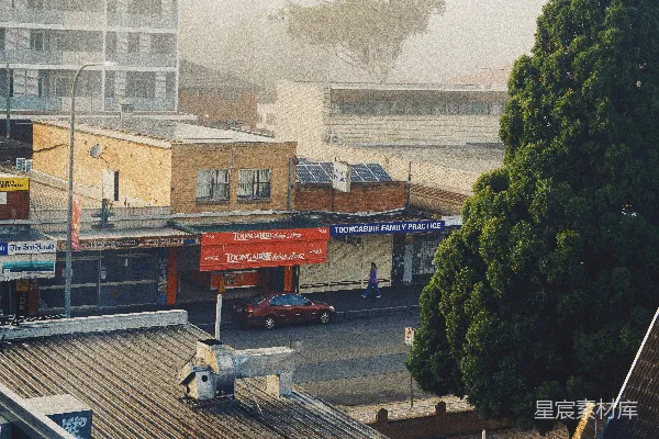 高清摄影 晨雾中的城市街道