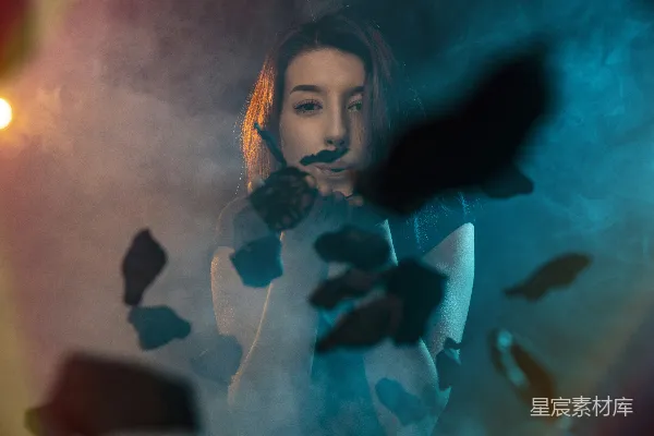高清摄影 烟雾缭绕的时尚女性