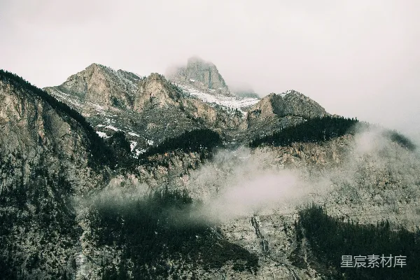 高清摄影 雾中山景