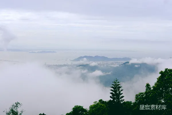 高清摄影 云海中的城市与山脉