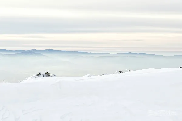 高清摄影 冬日雪景中的宁静山谷