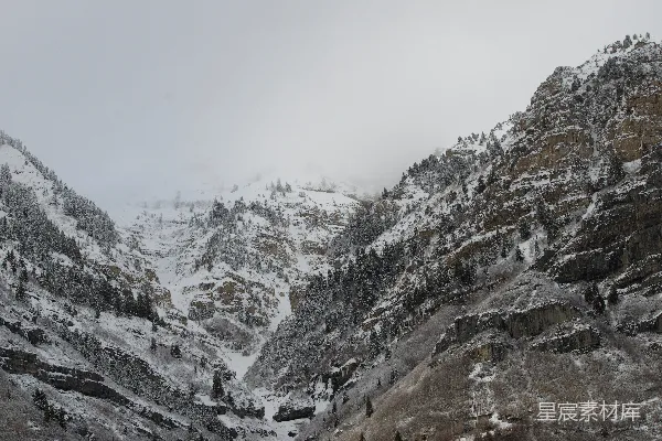 高清摄影 雪后山间宁静谷