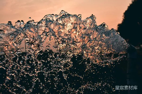高清摄影 夕阳下的水花