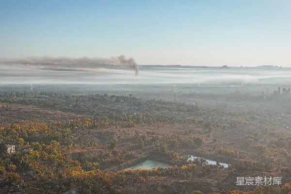 高清摄影 工业区的清晨雾景