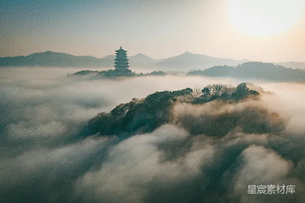高清摄影 雾中古塔