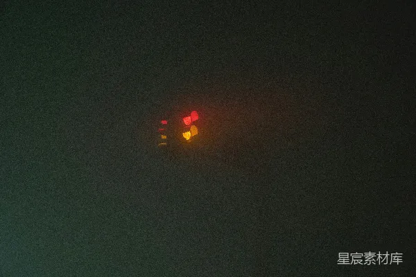 高清摄影 夜色中的交通灯