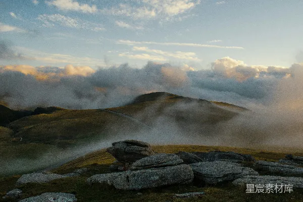 高清摄影 云雾缭绕的山间清晨
