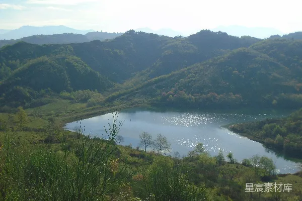 高清摄影 山间湖景