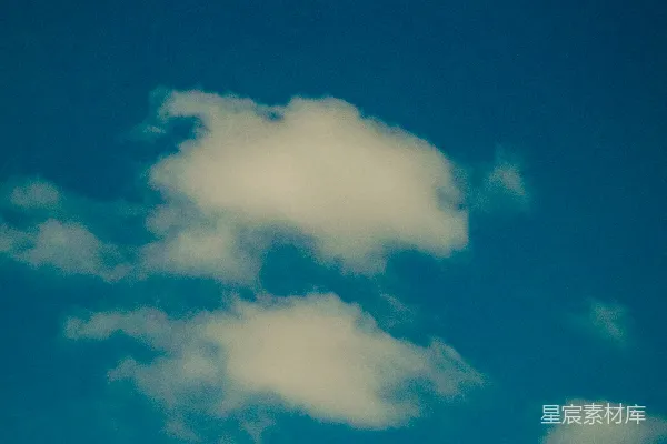 高清摄影 湛蓝天空下的白云