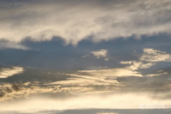 高清摄影 夕阳下的云层