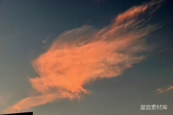 高清摄影 夕阳下的云彩