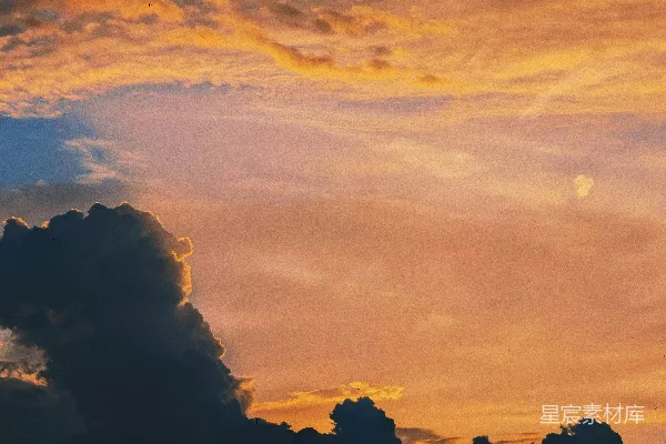 高清摄影 夕阳下的云层