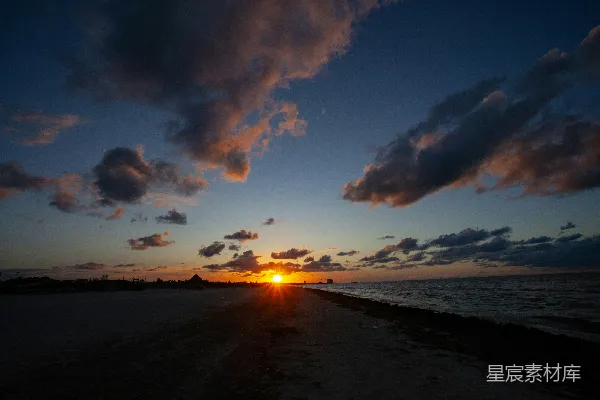 高清摄影 夕阳下的海滩