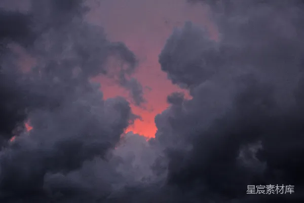 高清摄影 夕阳透过云层