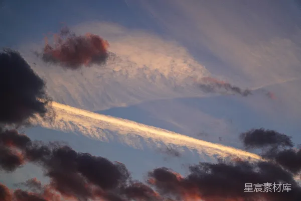 高清摄影 夕阳下的云层
