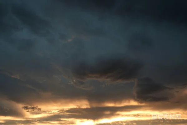 高清摄影 夕阳下的云层
