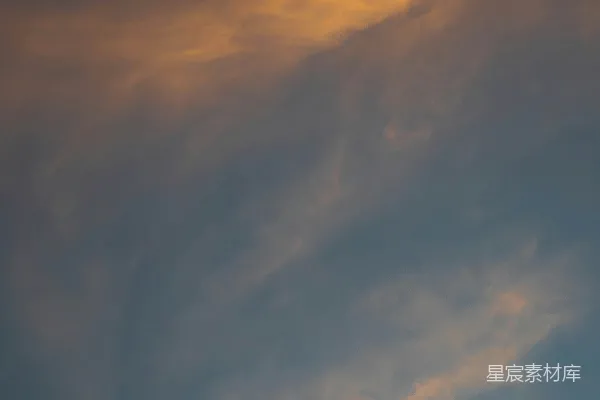 高清摄影 日落时分的弯月与云彩