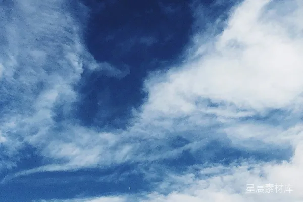 高清摄影 云海与月牙