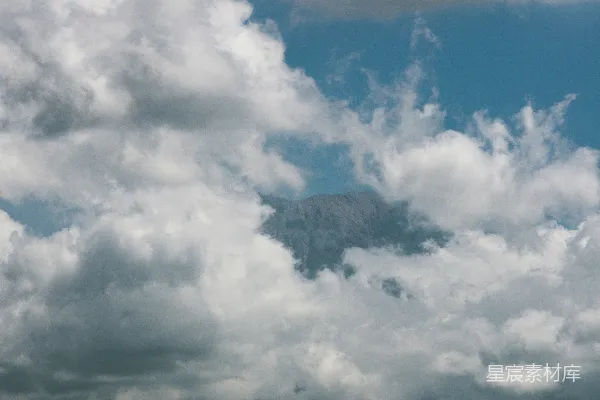 高清摄影 云海中的山峰