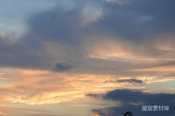 高清摄影 黄昏的天空与建筑剪影