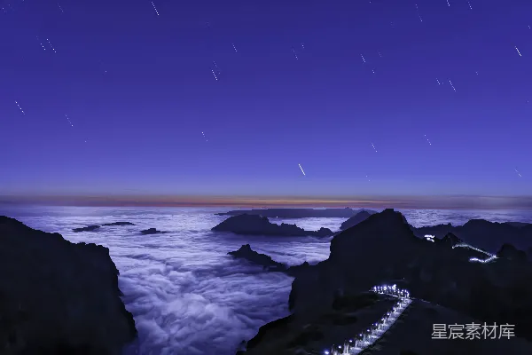 高清摄影 云海之巅的夜景
