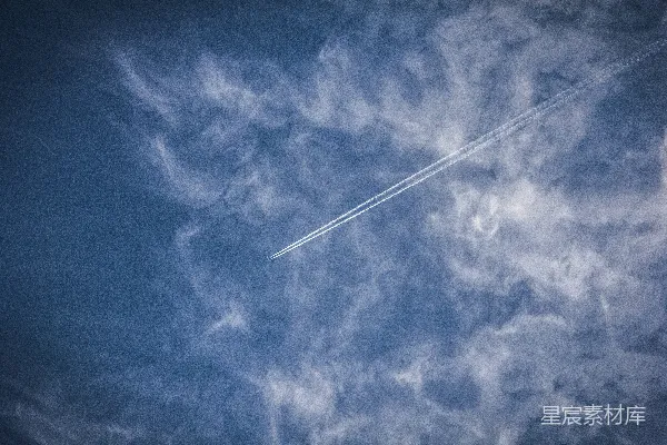 高清摄影 空中飞行的飞机与云层