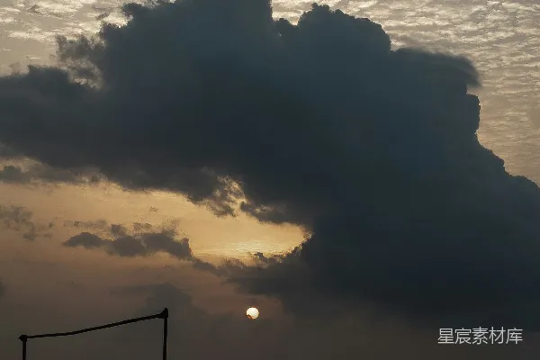 高清摄影 黄昏海滩上的剪影