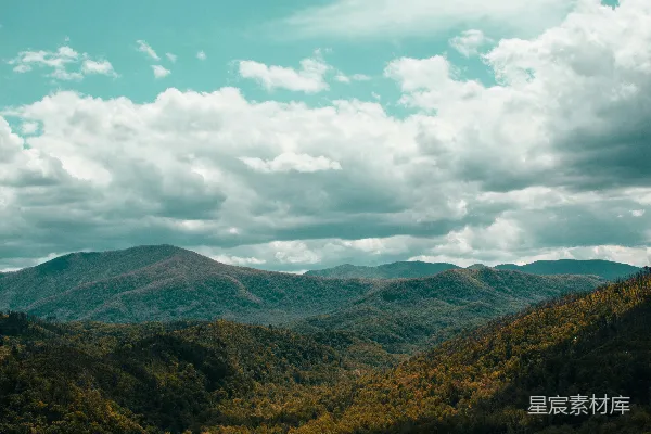 高清摄影 云海中的青山
