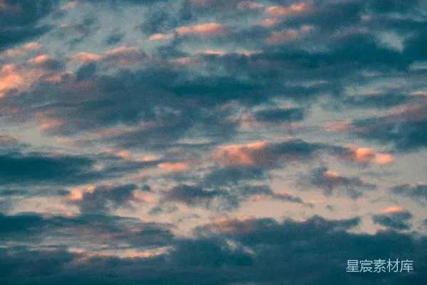 高清摄影 夕阳余晖下的云层