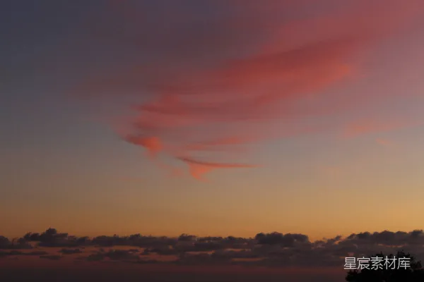高清摄影 夕阳下的云彩