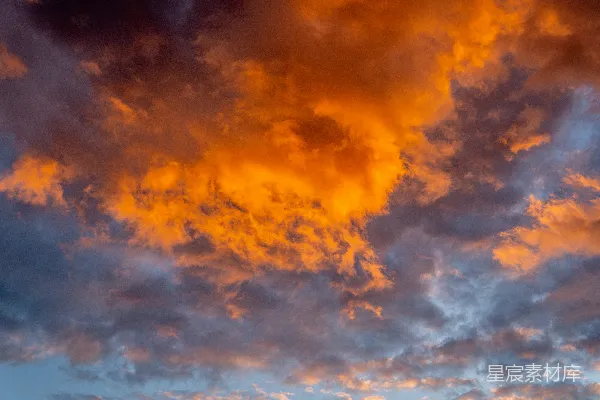 高清摄影 夕阳下的云彩