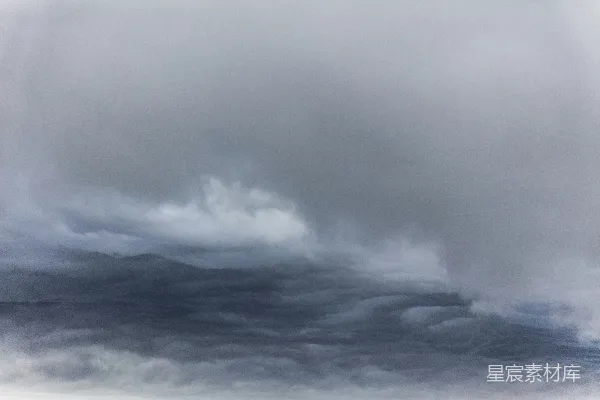 高清摄影 云海中的山峰