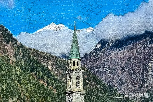 高清摄影 山顶钟楼与雪山