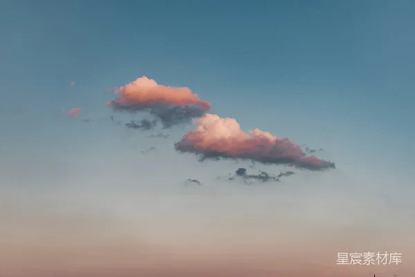 高清摄影 夕阳下的粉彩云朵