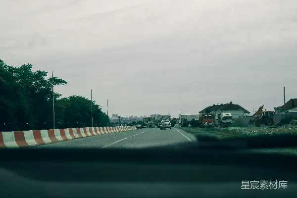 高清摄影 窗外的公路与建筑