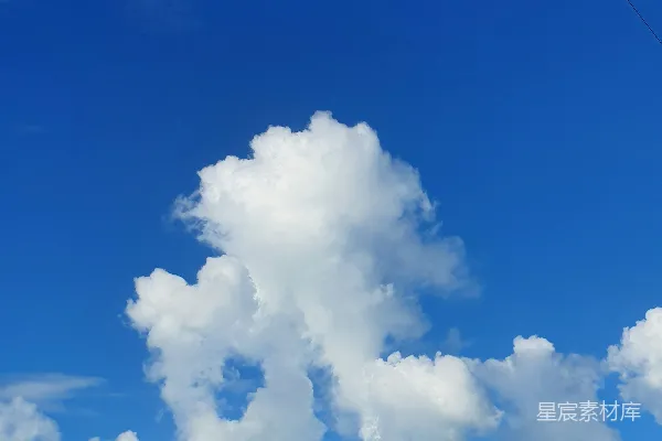 高清摄影 海上的蓝天白云