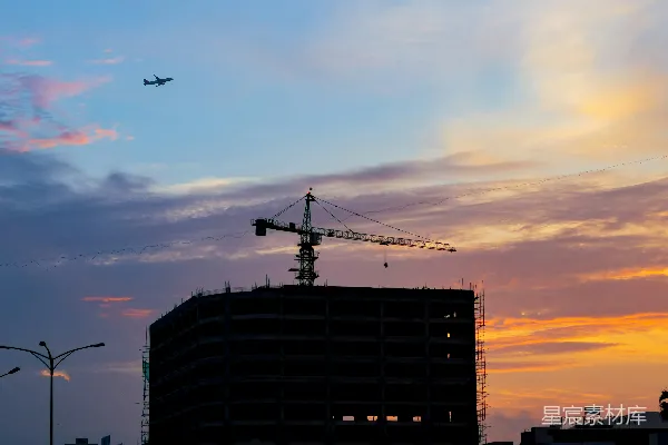 高清摄影 日落时分的建筑工地