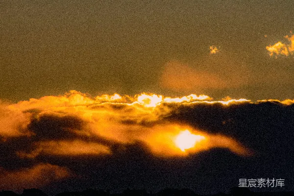高清摄影 云层中的夕阳
