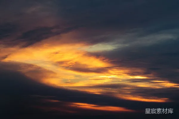高清摄影 夕阳下的云彩