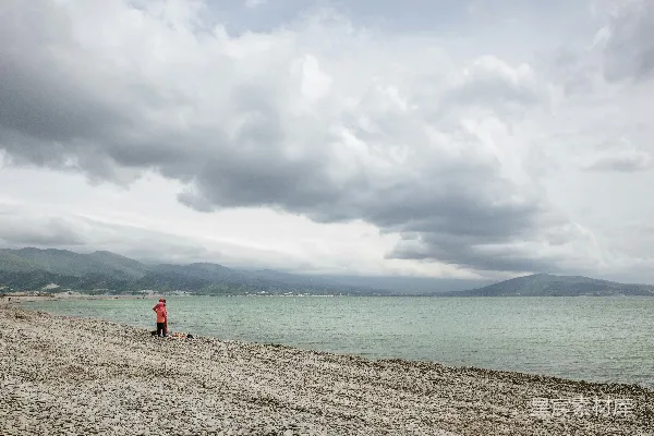 高清摄影 石滩上的宁静时光