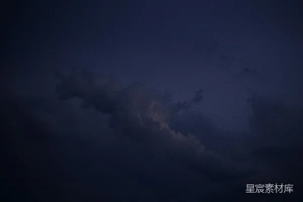高清摄影 夜空中的云层
