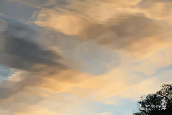 高清摄影 夕阳下的水面倒影